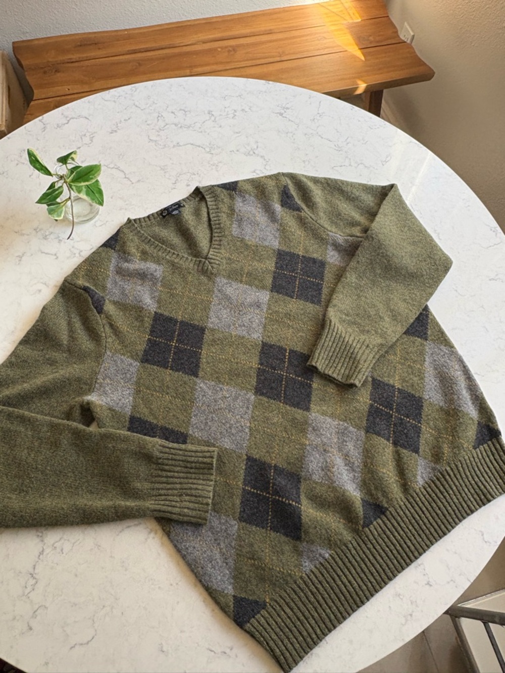 J Crew Men's Olive Argyle V-Neck Sweater Lambs Wool M